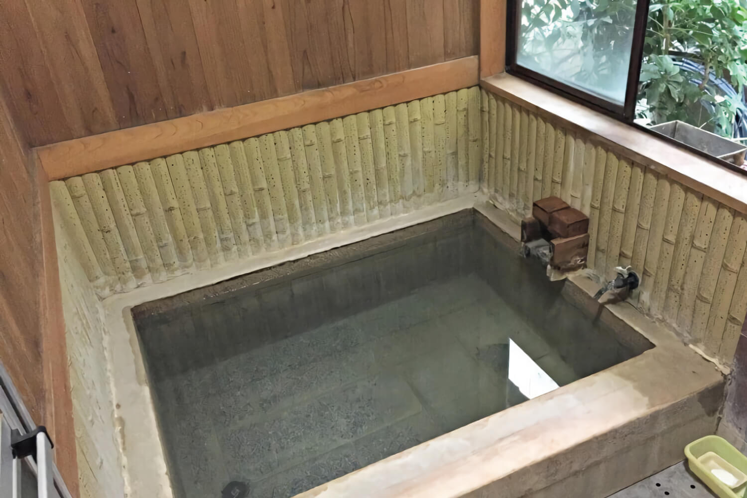 Indoor bath (small)